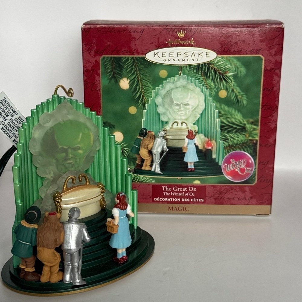 Wizard of Oz Emerald City hallmark Ornament - Picture 3 of 15